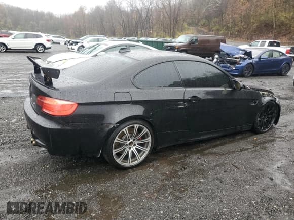 ✅ 2010 BMW M3 • VIN: WBSWD9C55AP363082 • Лот: 92090715. Опубликован ранее на Copart с пробегом 196 332 миль. Бесплатный доступ к архиву аукционных продаж из США и подробный отчёт об истории автомобиля на DreamBid. Изображение 3.