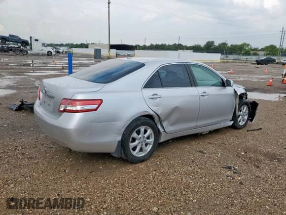 2011 Toyota Camry LE with VIN 4T4BF3EK8BR218221, listed as a Copart auction lot 70146775 with 77,200 mi miles and Salvage title. Bid and sale history available at DreamBid. Image 3.
