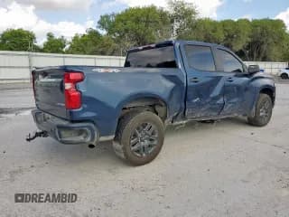 ✅ 2022 Chevrolet Silverado 1500 Custom • VIN: 1GCPDBEKXNZ637067 • Lot: 70196565. Wystawiony na Copart z przebiegiem 87 838 mil. Bezpłatny archiwum sprzedaży aukcyjnych z USA i szczegółowy raport historii pojazdu na DreamBid. Zdjęcie 3.