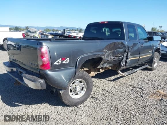✅ 2004 Chevrolet Silverado 2500HD LT • VIN: 1GCHK29124E144002 • Lot: 43278652. Wystawiony na IAAI z przebiegiem 179 331 mil. Bezpłatny archiwum sprzedaży aukcyjnych z USA i szczegółowy raport historii pojazdu na DreamBid. Zdjęcie 4.