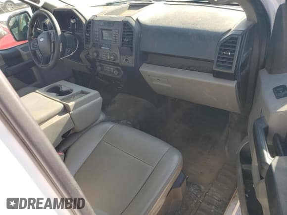 ✅ 2017 Ford F-150 XL • VIN: 1FTMF1CPXHKD39492 • Lot: 92296655. Listed on Copart with 153,616 mi. Free auction sales archive from the USA and detailed vehicle history report at DreamBid. Image 8.