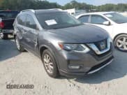 ✅ 2017 Nissan Rogue S • VIN: JN8AT2MT8HW153119 • Lot: 43235562. Wystawiony na IAAI z przebiegiem 112 211 mil. Bezpłatny archiwum sprzedaży aukcyjnych z USA i szczegółowy raport historii pojazdu na DreamBid. Zdjęcie 1.