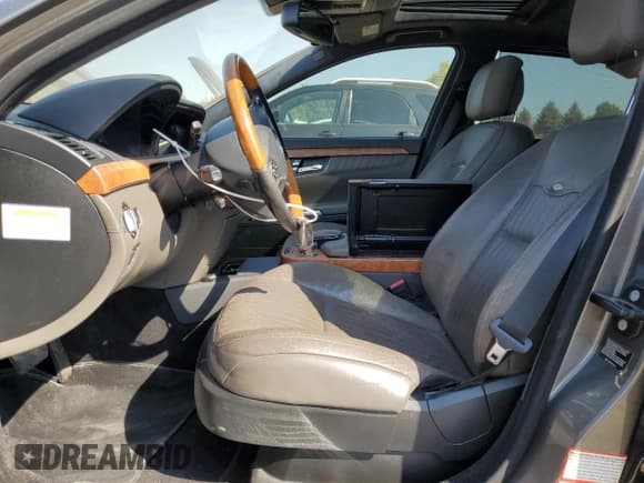 ✅ 2008 Mercedes-Benz S 550 • VIN: WDDNG71X38A208021 • Лот: 84865515. Опубликован ранее на Copart с пробегом 105 204 миль. Бесплатный доступ к архиву аукционных продаж из США и подробный отчёт об истории автомобиля на DreamBid. Изображение 7.