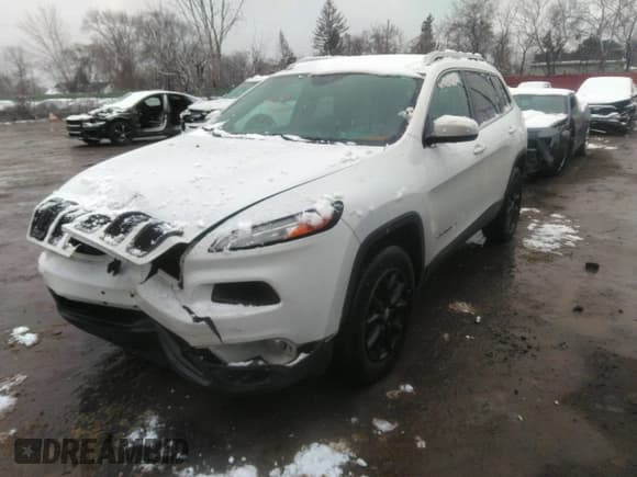 ✅ 2015 Jeep Cherokee Latitude • VIN: 1C4PJMCB5FW509555 • Лот: 41146991. Опубликован ранее на IAAI с пробегом 173 745 миль. Бесплатный доступ к архиву аукционных продаж из США и подробный отчёт об истории автомобиля на DreamBid. Изображение 2.