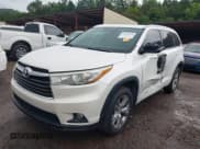 ✅ 2015 Toyota Highlander XLE • VIN: 5TDKKRFH6FS092841 • Lot: 42538576. Wystawiony na IAAI z przebiegiem 180 556 mil. Bezpłatny archiwum sprzedaży aukcyjnych z USA i szczegółowy raport historii pojazdu na DreamBid. Zdjęcie 2.