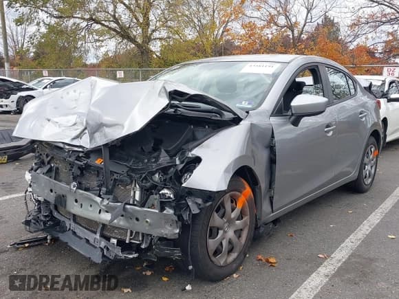 ✅ 2016 Mazda 3 i Sport • VIN: JM1BM1T71G1317043 • Lot: 43581191. Wystawiony na IAAI z przebiegiem 57 668 mil. Bezpłatny archiwum sprzedaży aukcyjnych z USA i szczegółowy raport historii pojazdu na DreamBid. Zdjęcie 17.