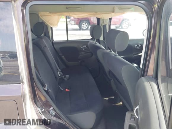 ✅ 2009 Nissan Cube S • VIN: JN8AZ28R79T106177 • Lot: 41737236. Wystawiony na IAAI z przebiegiem 236 653 mil. Bezpłatny archiwum sprzedaży aukcyjnych z USA i szczegółowy raport historii pojazdu na DreamBid. Zdjęcie 8.