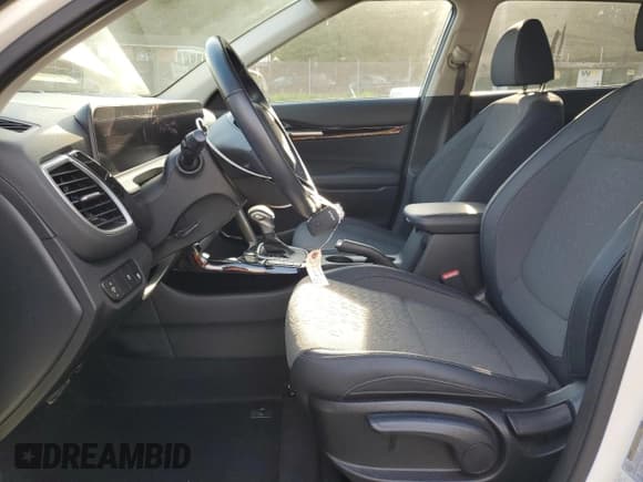 ✅ 2024 Kia Seltos S • VIN: KNDEUCAA9R7477890 • Lot: 84961965. Wystawiony na Copart z przebiegiem 13 804 mil. Bezpłatny archiwum sprzedaży aukcyjnych z USA i szczegółowy raport historii pojazdu na DreamBid. Zdjęcie 7.