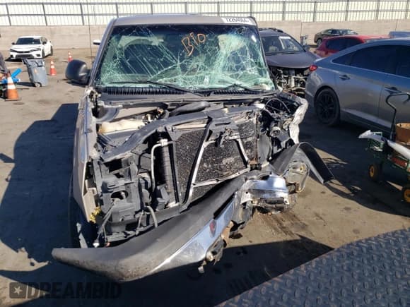 ✅ 2004 Chevrolet Silverado 1500 Work Truck • VIN: 1GCEC19VX4E383570 • Лот: 72264064. Опубликован ранее на Copart с пробегом Не указан. Бесплатный доступ к архиву аукционных продаж из США и подробный отчёт об истории автомобиля на DreamBid. Изображение 5.