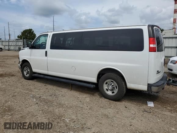 ✅ 2019 Chevrolet Express Passenger LT • VIN: 1GAZGPFG0K1192705 • Lot: 66196185. Wystawiony na Copart z przebiegiem 196 248 mil. Bezpłatny archiwum sprzedaży aukcyjnych z USA i szczegółowy raport historii pojazdu na DreamBid. Zdjęcie 2.
