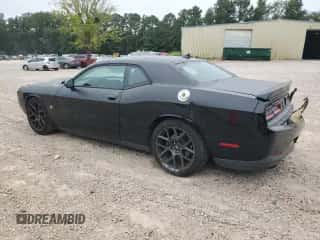 2017 Dodge Challenger R/T z VIN 2C3CDZBT3HH555145, wystawiony jako Copart lot #68767725 z przebiegiem 56 972 mil mil oraz Szkoda całkowita • Salvage title. Historia ofert i sprzedaży dostępna na DreamBid. Obrazek 2.