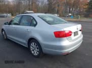 ✅ 2011 Volkswagen Jetta SE • VIN: 3VWDZ7AJ0BM359174 • Lot: 43717276. Listed on IAAI with 138,874 mi. Free auction sales archive from the USA and detailed vehicle history report at DreamBid. Image 3.