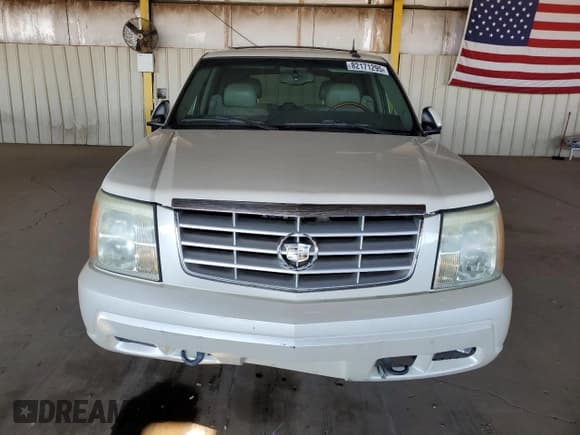 ✅ 2003 Cadillac Escalade • VIN: 1GYEK63N03R145754 • Lot: 82171295. Wystawiony na Copart z przebiegiem 186 302 mil. Bezpłatny archiwum sprzedaży aukcyjnych z USA i szczegółowy raport historii pojazdu na DreamBid. Zdjęcie 5.