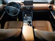 ✅ 2022 Lexus IS 300 • VIN: JTHDA1D25N5120854 • Lot: 90301555. Wystawiony na Copart z przebiegiem 18 255 mil. Bezpłatny archiwum sprzedaży aukcyjnych z USA i szczegółowy raport historii pojazdu na DreamBid. Zdjęcie 8.