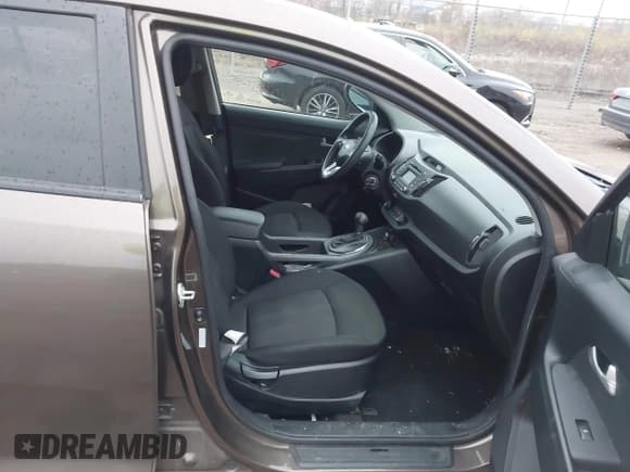 ✅ 2013 Kia Sportage LX • VIN: KNDPBCA2XD7499560 • Lot: 43779256. Listed on IAAI with 124,583 mi. Free auction sales archive from the USA and detailed vehicle history report at DreamBid. Image 5.