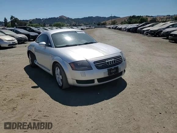 ✅ 2000 Audi TT • VIN: TRUUC28N8Y1026264 • Lot: 65148935. Wystawiony na Copart z przebiegiem 156 536 mil. Bezpłatny archiwum sprzedaży aukcyjnych z USA i szczegółowy raport historii pojazdu na DreamBid. Zdjęcie 13.