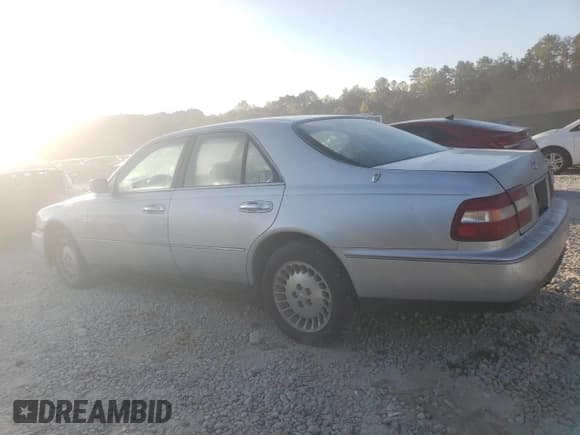 ✅ 1998 Infiniti Q45 • VIN: JNKBY31A9WM400536 • Lot: 77225484. Wystawiony na Copart z przebiegiem 136 342 mil. Bezpłatny archiwum sprzedaży aukcyjnych z USA i szczegółowy raport historii pojazdu na DreamBid. Zdjęcie 2.