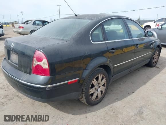 ✅ 2005 Volkswagen Passat GLS • VIN: WVWAD63B95P043100 • Lot: 41576878. Listed on IAAI with 138,555 mi. Free auction sales archive from the USA and detailed vehicle history report at DreamBid. Image 4.