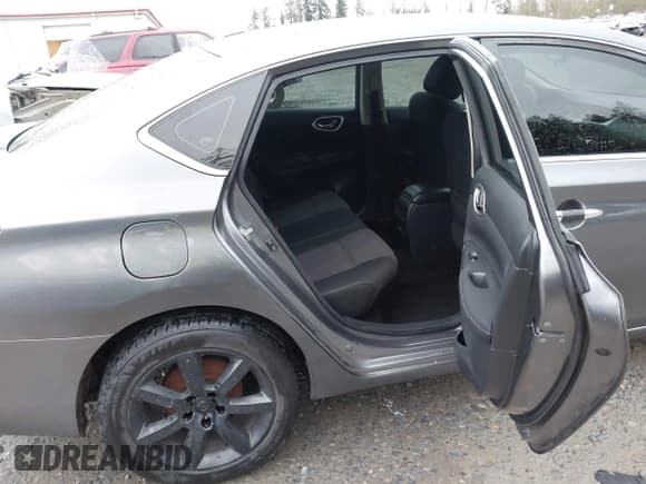 ✅ 2015 Nissan Sentra SV • VIN: 3N1AB7AP2FL655584 • Lot: 43822272. Listed on IAAI with 130,164 mi. Free auction sales archive from the USA and detailed vehicle history report at DreamBid. Image 8.