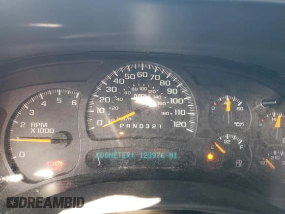 ✅ 2006 Chevrolet Silverado 2500HD Work Truck • VIN: 1GCHK29U76E112403 • Lot: 72586214. Wystawiony na Copart z przebiegiem 123 976 mil. Bezpłatny archiwum sprzedaży aukcyjnych z USA i szczegółowy raport historii pojazdu na DreamBid. Zdjęcie 9.