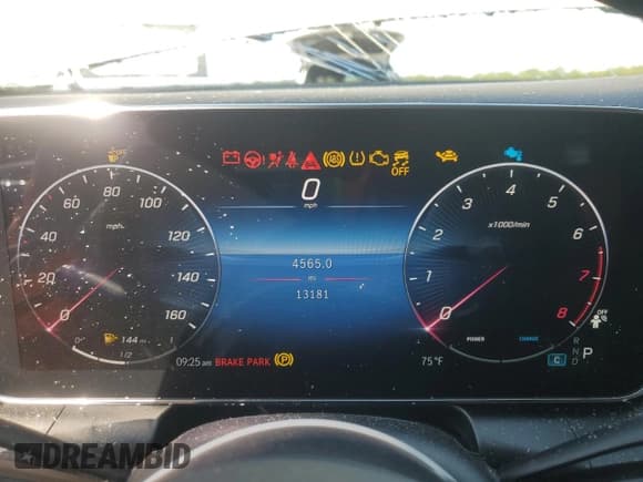 ✅ 2024 Mercedes-Benz GLC 300 • VIN: W1NKM4HBXRF112494 • Lot: 71502895. Wystawiony na Copart z przebiegiem 13 181 mil. Bezpłatny archiwum sprzedaży aukcyjnych z USA i szczegółowy raport historii pojazdu na DreamBid. Zdjęcie 9.