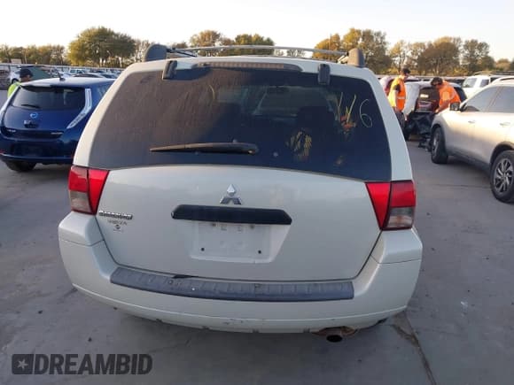 ✅ 2007 Mitsubishi Endeavor LS • VIN: 4A4MM21S77E046318 • Лот: 43696751. Опубликован ранее на IAAI с пробегом 213 944 миль. Бесплатный доступ к архиву аукционных продаж из США и подробный отчёт об истории автомобиля на DreamBid. Изображение 17.