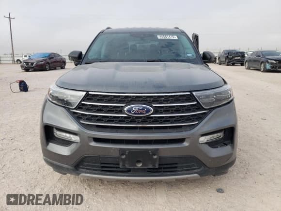 ✅ 2021 Ford Explorer XLT • VIN: 1FMSK7DH2MGC39148 • Lot: 44561415. Wystawiony na Copart z przebiegiem Nie podano. Bezpłatny archiwum sprzedaży aukcyjnych z USA i szczegółowy raport historii pojazdu na DreamBid. Zdjęcie 5.