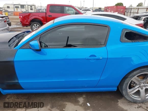 ✅ 2013 Ford Mustang GT Premium • VIN: 1ZVBP8CF3D5236084 • Lot: 43424800. Listed on IAAI with 109,771 mi. Free auction sales archive from the USA and detailed vehicle history report at DreamBid. Image 14.