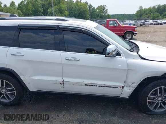 2018 Jeep Grand Cherokee Limited z VIN 1C4RJEBG3JC471734, wystawiony jako IAAI lot #42435256 z przebiegiem 68 312 mil mil oraz . Historia ofert i sprzedaży dostępna na DreamBid. Obrazek 18.