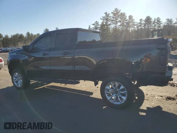 2021 Chevrolet Silverado 1500 Custom z VIN 1GCRYBEH2MZ120605, wystawiony jako Copart lot #84541014 z przebiegiem 52 273 mil mil oraz Szkoda całkowita • Salvage title. Historia ofert i sprzedaży dostępna na DreamBid. Obrazek 2.