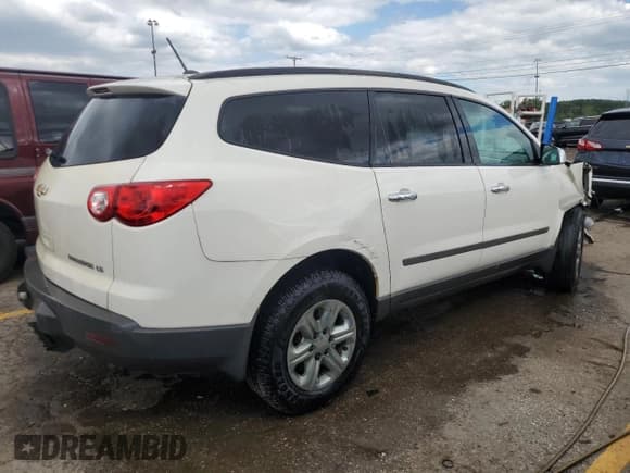 ✅ 2011 Chevrolet Traverse LS • VIN: 1GNKRFED3BJ344648 • Lot: 68061584. Wystawiony na Copart z przebiegiem Nie podano. Bezpłatny archiwum sprzedaży aukcyjnych z USA i szczegółowy raport historii pojazdu na DreamBid. Zdjęcie 3.