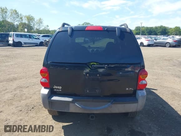 ✅ 2003 Jeep Liberty Sport • VIN: 1J4GL48K13W675080 • Лот: 43192568. Опубликован ранее на IAAI с пробегом 197 659 миль. Бесплатный доступ к архиву аукционных продаж из США и подробный отчёт об истории автомобиля на DreamBid. Изображение 16.