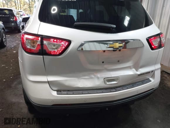 ✅ 2016 Chevrolet Traverse LT • VIN: 1GNKRHKD9GJ289596 • Lot: 43598985. Wystawiony na IAAI z przebiegiem 107 084 mil. Bezpłatny archiwum sprzedaży aukcyjnych z USA i szczegółowy raport historii pojazdu na DreamBid. Zdjęcie 17.