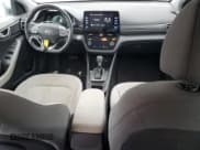 ✅ 2022 Hyundai Ioniq SE • VIN: KMHC75LC3NU268998 • Lot: 88120165. Wystawiony na Copart z przebiegiem 80 483 mil. Bezpłatny archiwum sprzedaży aukcyjnych z USA i szczegółowy raport historii pojazdu na DreamBid. Zdjęcie 8.