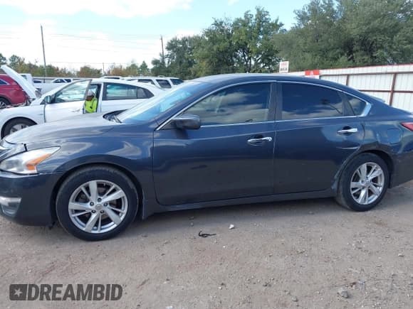 ✅ 2013 Nissan Altima SV • VIN: 1N4AL3AP7DN425948 • Lot: 43678772. Listed on IAAI with 177,578 mi. Free auction sales archive from the USA and detailed vehicle history report at DreamBid. Image 14.