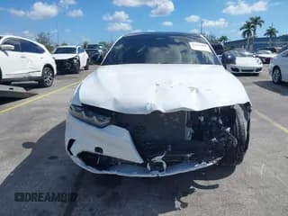 ✅ 2024 Alfa Romeo Tonale Veloce • VIN: ZASPATDW7R3051085 • Lot: 41596889. Wystawiony na IAAI z przebiegiem 15 729 mil. Bezpłatny archiwum sprzedaży aukcyjnych z USA i szczegółowy raport historii pojazdu na DreamBid. Zdjęcie 6.