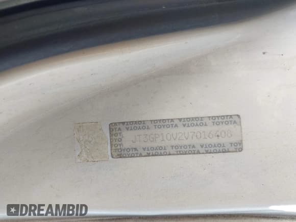 ✅ 1997 Toyota RAV4 • VIN: JT3GP10V2V7016408 • Lot: 42884721. Listed on IAAI with 143,812 mi. Free auction sales archive from the USA and detailed vehicle history report at DreamBid. Image 9.