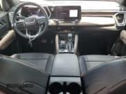 ✅ 2024 GMC Canyon 4WD Denali • VIN: 1GTP6FEK0R1232244 • Lot: 62556995. Wystawiony na Copart z przebiegiem 23 668 mil. Bezpłatny archiwum sprzedaży aukcyjnych z USA i szczegółowy raport historii pojazdu na DreamBid. Zdjęcie 8.