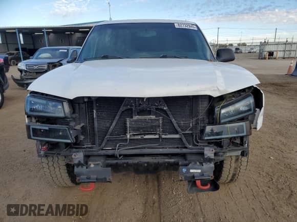 2005 Chevrolet Silverado 1500 Work Truck with VIN 1GCEC14V75Z254638, listed as a Copart auction lot 82732945 with 161,242 mi miles and Salvage title. Bid and sale history available at DreamBid. Image 5.