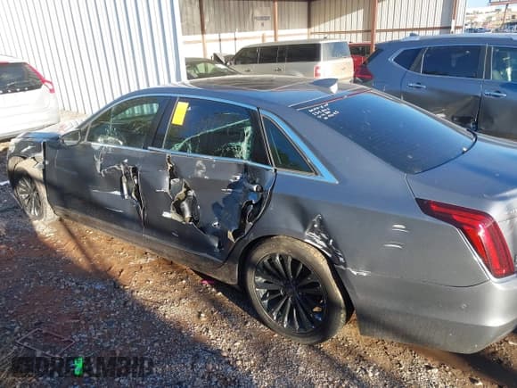 ✅ 2018 Cadillac CT6 Luxury RWD • VIN: 1G6KC5RX5JU159347 • Lot: 43567078. Wystawiony na IAAI z przebiegiem 154 515 mil. Bezpłatny archiwum sprzedaży aukcyjnych z USA i szczegółowy raport historii pojazdu na DreamBid. Zdjęcie 14.