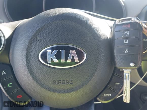 ✅ 2018 Kia Soul • VIN: KNDJN2A21J7571457 • Lot: 43396026. Wystawiony na IAAI z przebiegiem 77 223 mil. Bezpłatny archiwum sprzedaży aukcyjnych z USA i szczegółowy raport historii pojazdu na DreamBid. Zdjęcie 11.