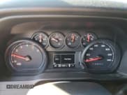 ✅ 2020 Chevrolet Silverado 1500 Custom • VIN: 1GCUYBEF1LZ260720 • Lot: 73553114. Wystawiony na Copart z przebiegiem 179 907 mil. Bezpłatny archiwum sprzedaży aukcyjnych z USA i szczegółowy raport historii pojazdu na DreamBid. Zdjęcie 9.