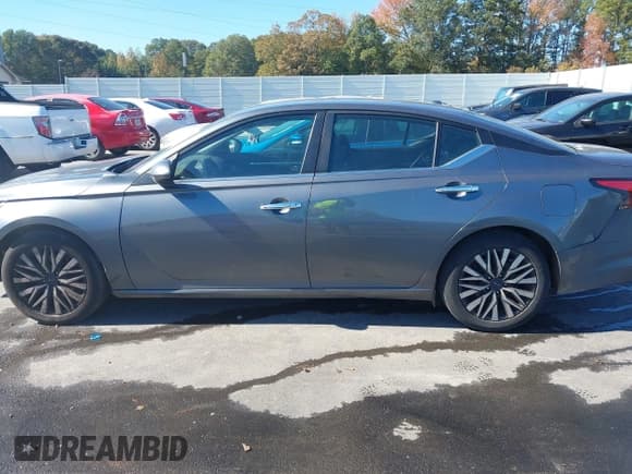 ✅ 2023 Nissan Altima SV • VIN: 1N4BL4DV5PN387175 • Lot: 43436440. Wystawiony na IAAI z przebiegiem 85 213 mil. Bezpłatny archiwum sprzedaży aukcyjnych z USA i szczegółowy raport historii pojazdu na DreamBid. Zdjęcie 14.