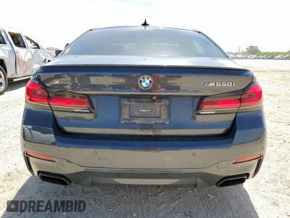 ✅ 2021 BMW 5 Series M550i xDrive • VIN: WBA13BK02MCF27787 • Lot: 66918265. Wystawiony na Copart z przebiegiem 29 848 mil. Bezpłatny archiwum sprzedaży aukcyjnych z USA i szczegółowy raport historii pojazdu na DreamBid. Zdjęcie 6.