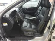 ✅ 2003 Volvo S60 2.4L • VIN: YV1RS61T532243853 • Lot: 73828484. Wystawiony na Copart z przebiegiem Nie podano. Bezpłatny archiwum sprzedaży aukcyjnych z USA i szczegółowy raport historii pojazdu na DreamBid. Zdjęcie 7.