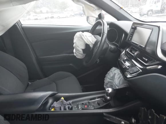 ✅ 2018 Toyota C-HR XLE • VIN: NMTKHMBX3JR019156 • Lot: 43415158. Listed on IAAI with 28,348 mi. Free auction sales archive from the USA and detailed vehicle history report at DreamBid. Image 5.