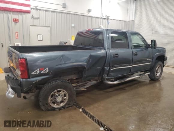 ✅ 2006 Chevrolet Silverado 2500HD LT3 • VIN: 1GCHK23U26F271526 • Лот: 63318455. Опубликован ранее на Copart с пробегом 202 510 миль. Бесплатный доступ к архиву аукционных продаж из США и подробный отчёт об истории автомобиля на DreamBid. Изображение 3.