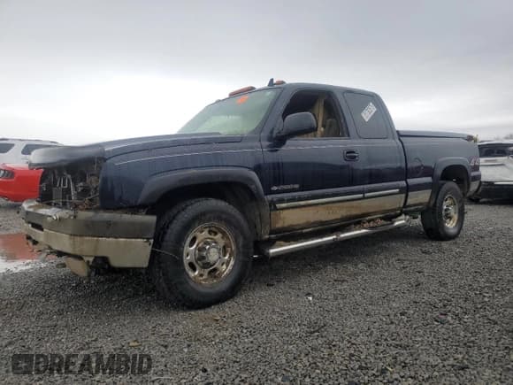 ✅ 2006 Chevrolet Silverado 2500HD Work Truck • VIN: 1GCHK29U26E121610 • Lot: 51782575. Wystawiony na Copart z przebiegiem Nie podano. Bezpłatny archiwum sprzedaży aukcyjnych z USA i szczegółowy raport historii pojazdu na DreamBid. Zdjęcie 1.
