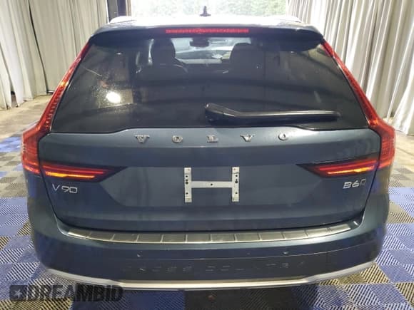 ✅ 2022 Volvo V90 • VIN: YV4062NL5N1145062 • Lot: 84277294. Listed on Copart with 43,095 mi. Free auction sales archive from the USA and detailed vehicle history report at DreamBid. Image 6.