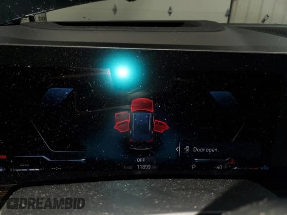 ✅ 2026 BMW X5 xDrive40i • VIN: 5UX23EU04T9049076 • Lot: 90802605. Wystawiony na Copart z przebiegiem 11 899 mil. Bezpłatny archiwum sprzedaży aukcyjnych z USA i szczegółowy raport historii pojazdu na DreamBid. Zdjęcie 9.